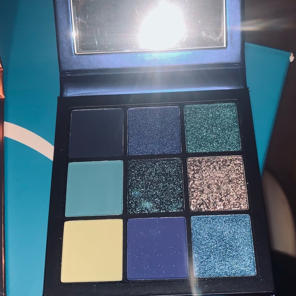 ✨👄 Makeup Bundle 👄✨ - Picture 4 of 7